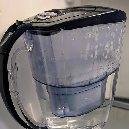 Peaceful With Desk & Free Parking Near Center