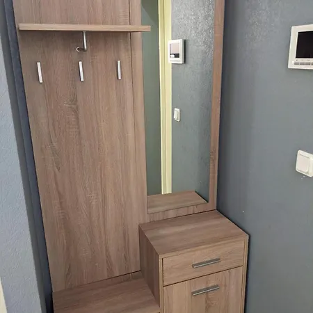 Lejlighed Peaceful With Desk & Free Parking Near Center
