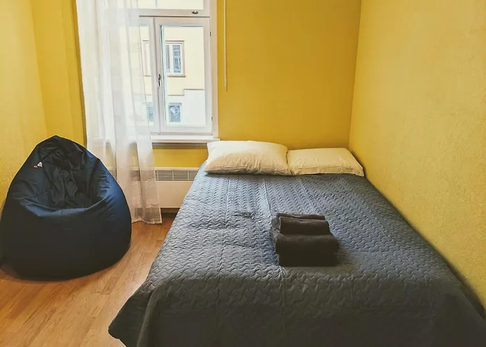 Appartement Peaceful With Desk & Free Parking Near Center