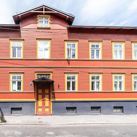 Peaceful With Desk & Free Parking Near Center Apartmán